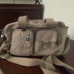 Kipling defea crossbody